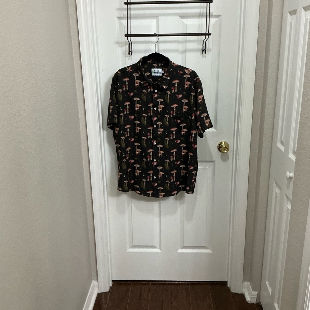 Men’s button tshirt